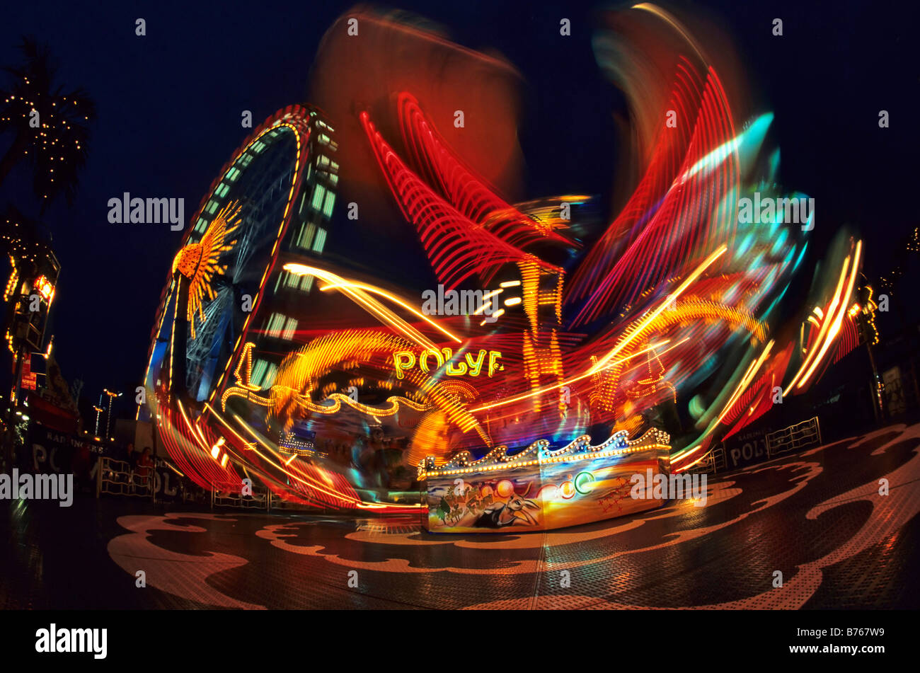 Riesenrad Oktober Festival Messegelände fahren Volksfest München Bayern Deutschland aus den Augen Stockfoto