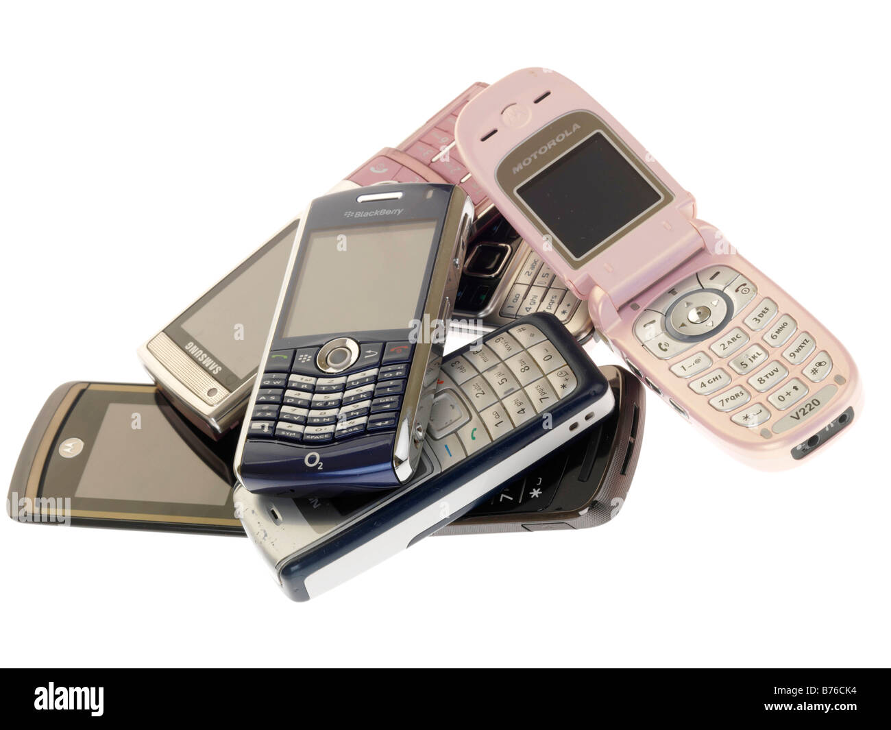 Sammlung oder Stapel der alten Gestern Technologie Mobile Handys aus Datum nicht mehr verwendet oder als Kommunikationstechnologie Fortschritte wollte Stockfoto
