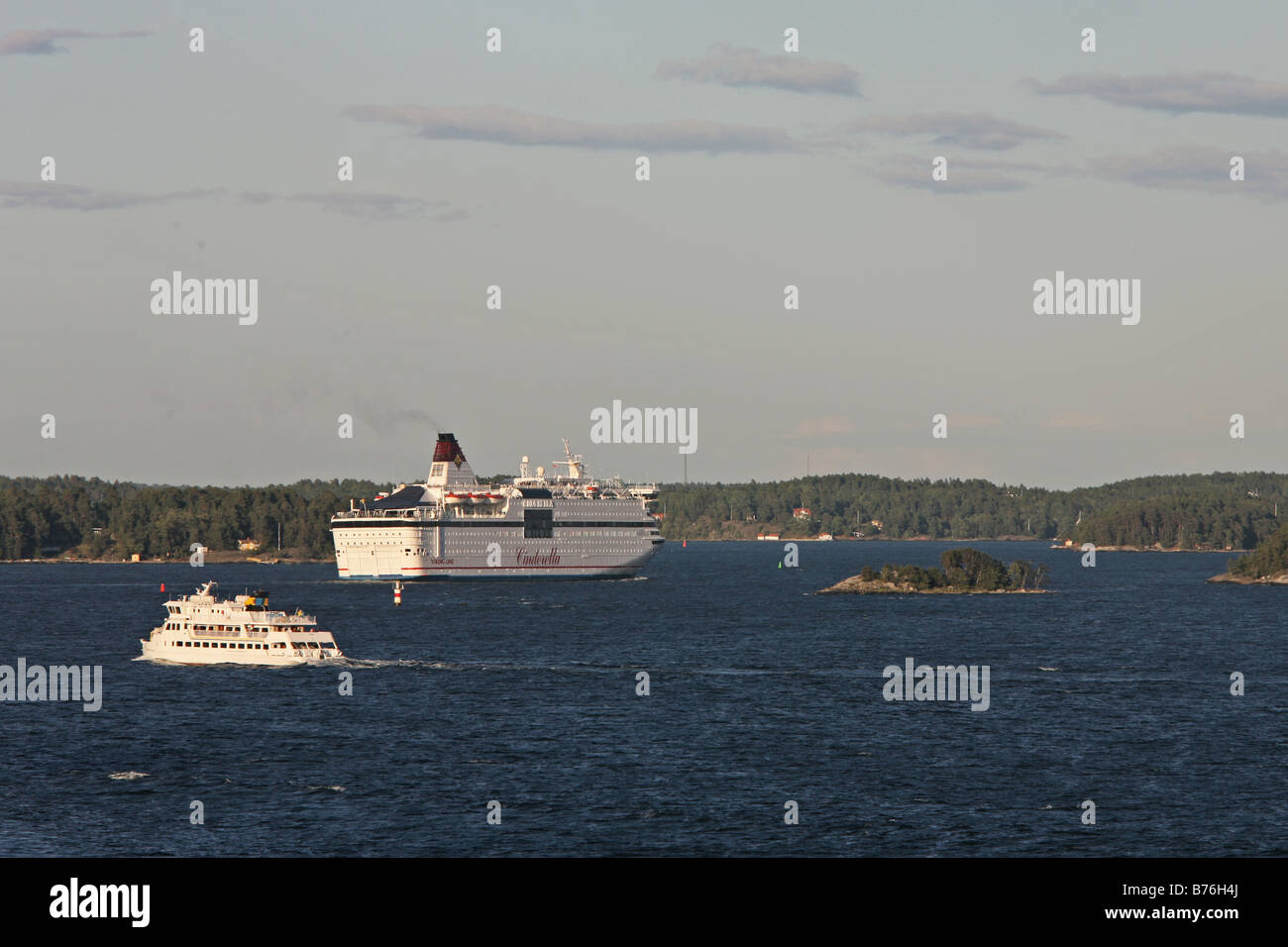 Schiff in Schweden Schäre Stockfoto