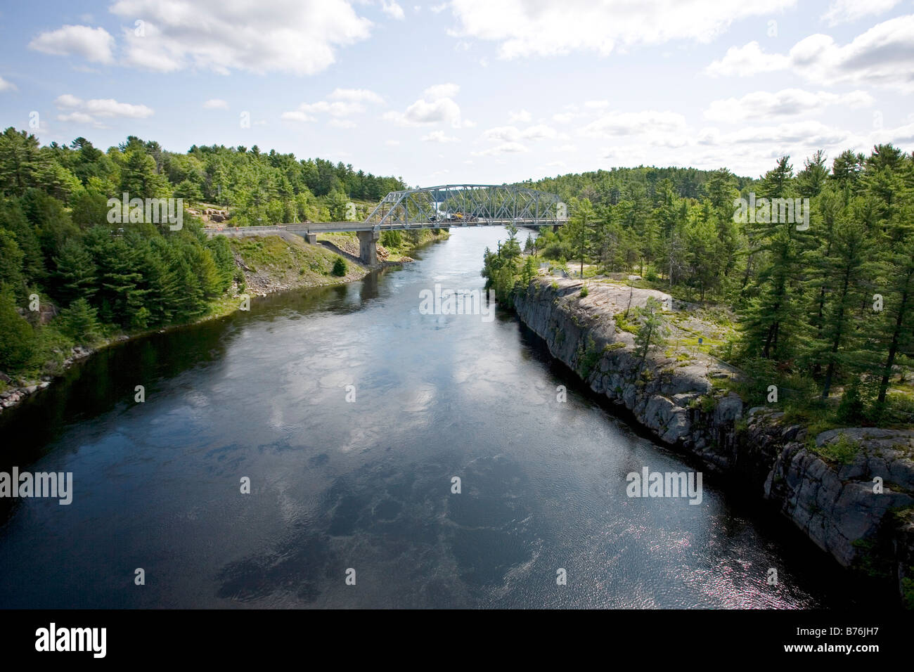 Nordamerika-Kanada-Ontario Stil Gitterbrücke überspannt den Französisch River die Georgian Bay Lake Nipissing verbindet Stockfoto