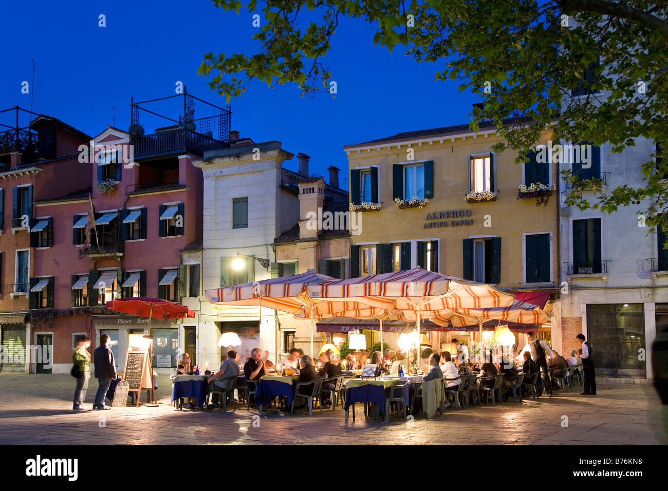 Restaurant, Campo Santa Margherita, Venedig, Veneto Stockfoto