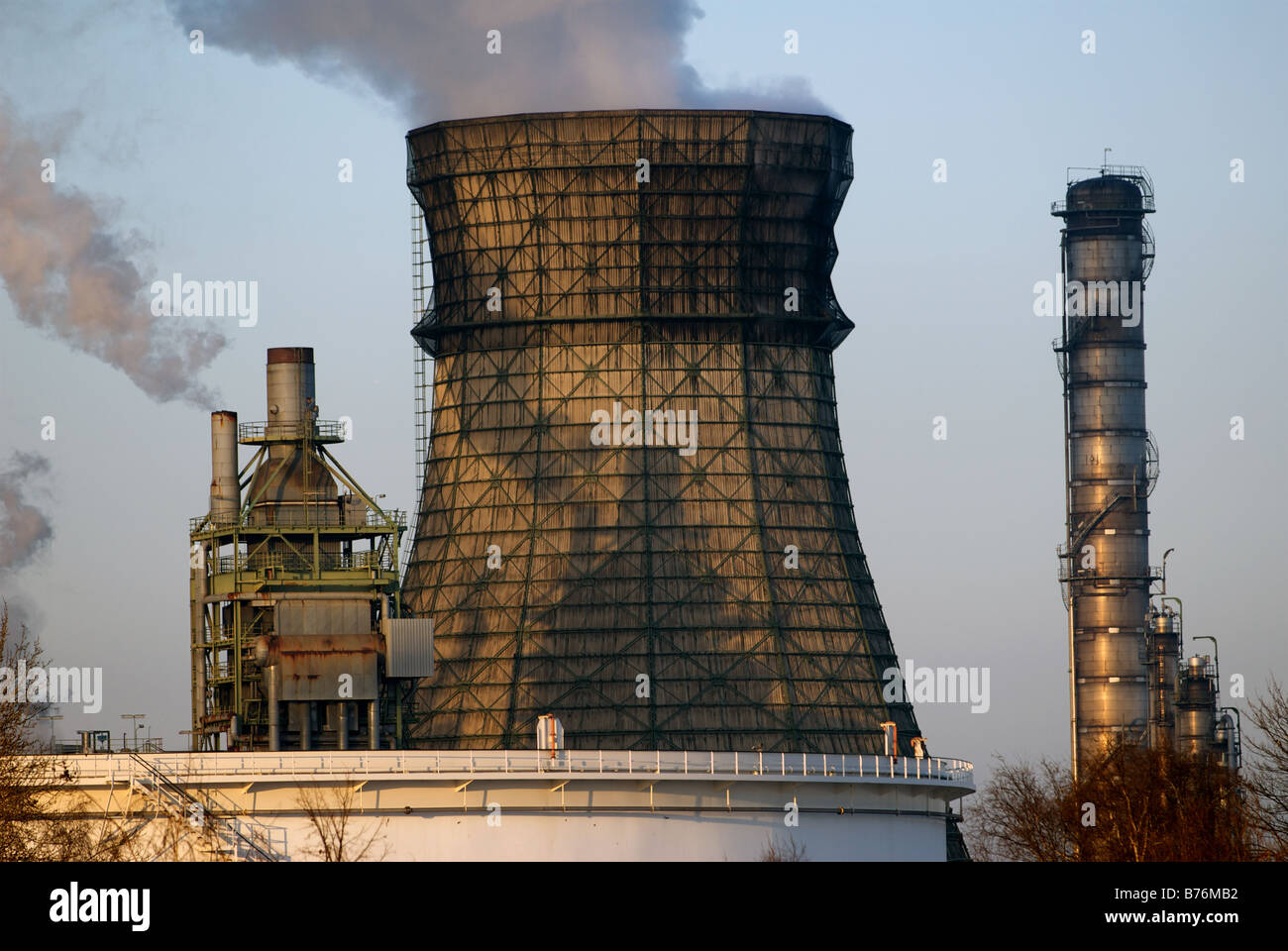 Shell-Ölraffinerie, Godorf, Köln, Nordrhein-Westfalen, Deutschland. Stockfoto