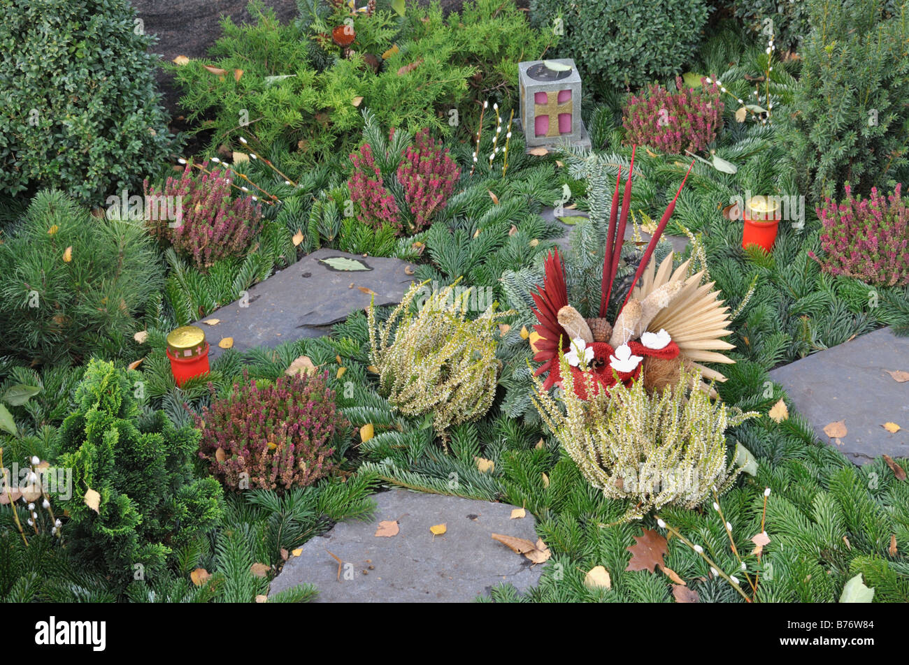 Herbstliche grab Dekoration Stockfoto