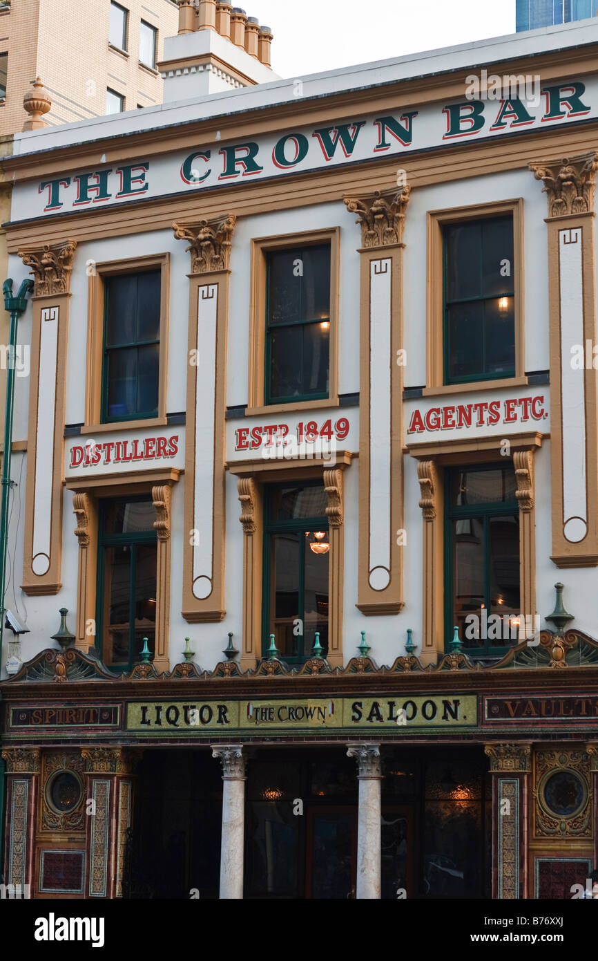 Die berühmten viktorianischen Crown Bar in Belfast Stockfoto