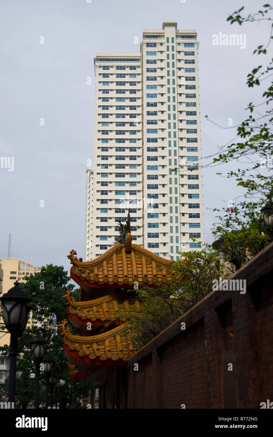 Gebäude der Innenstadt von Wohnung und chinesische Pagode, Ermita, Manila, Philippinen Stockfoto
