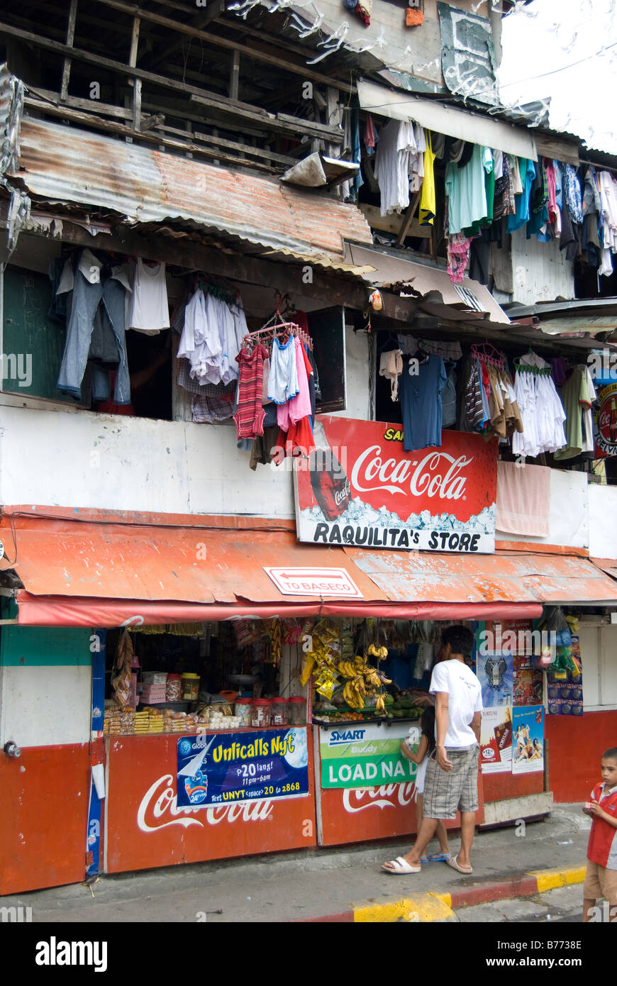 Kleiner Supermarkt und Shanty Häuser, Intramuros, Manila, Philippinen Stockfoto