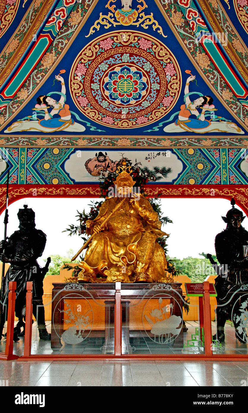 Statue von Guan Di, Gott der Treue, chinesische Palast-Tempel, Viharnra Sien, Anek Kusala Sala, Museum mit kulturellen Artefakten und w Stockfoto
