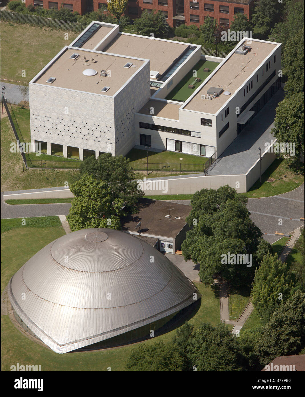 Luftaufnahme, jüdische Synagoge neben dem Planetarium, Bochum, Ruhr Gebiet, North Rhine-Westphalia, Deutschland, Europa Stockfoto