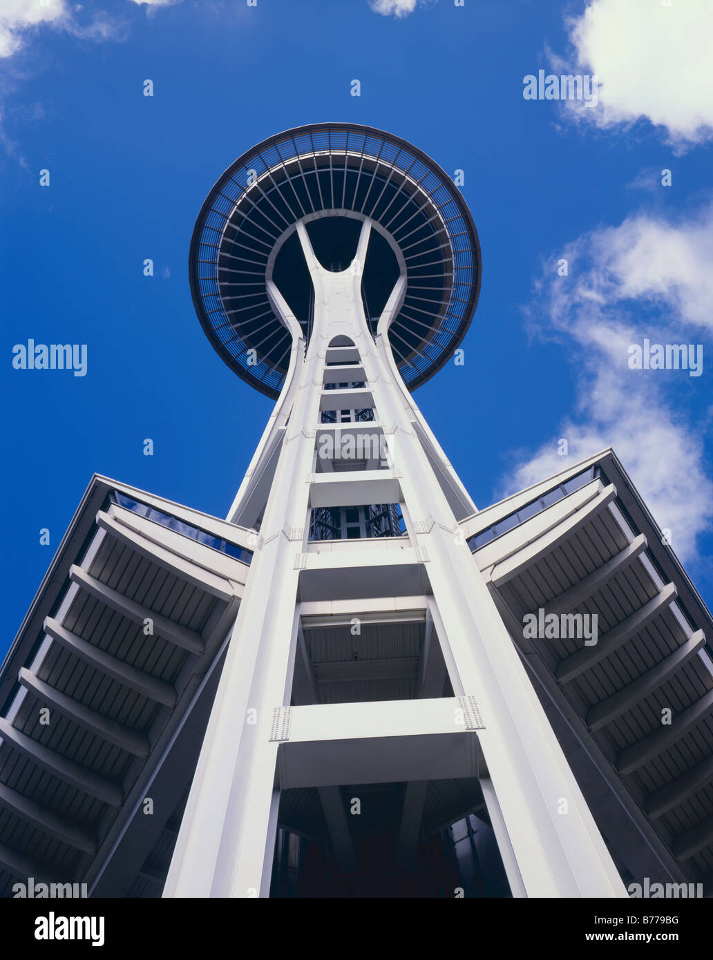 WASHINGTON - Die Space Needle ein beliebtes Wahrzeichen in der Innenstadt von Seattle. Stockfoto