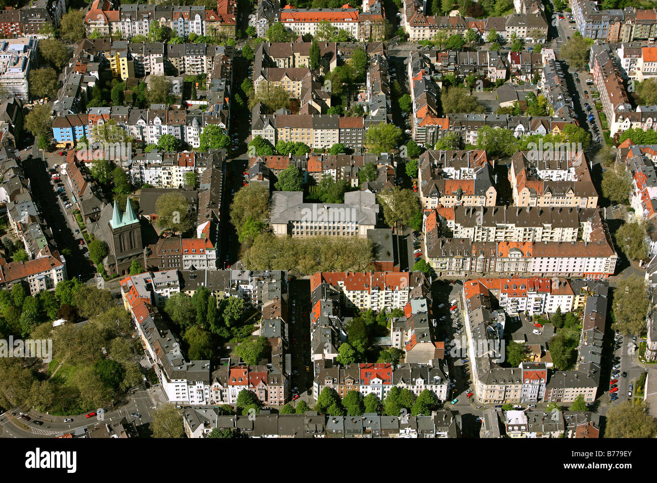 Luftaufnahme, Kreuzviertel Bezirk mit Kreuz Kirche, Wohnhaus Gebäude, Dortmund, Ruhrgebiet, Nordrhein-Westfalen Stockfoto