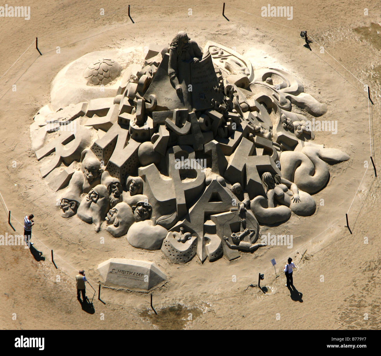 Luftaufnahme, Sand Skulpturen, Heven, Witten, Ruhrgebiet, Nordrhein-Westfalen, Deutschland, Europa Stockfoto