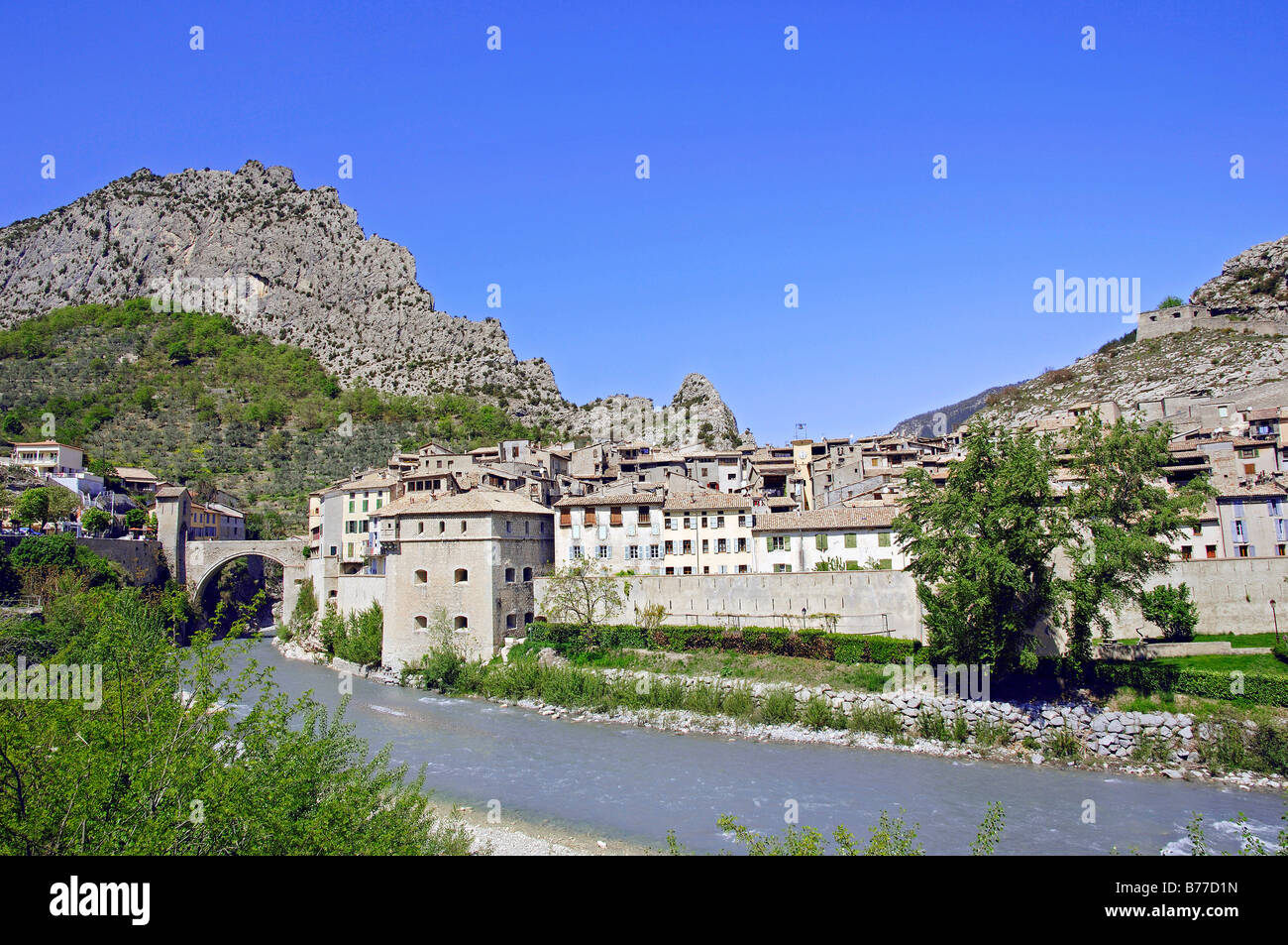 Entrevaux am Fluss Var, Alpes-de-Haute-Provence, Provence-Alpes-Cote d ' Azur, Südfrankreich, Frankreich, Europa, Frankreich, Europa Stockfoto