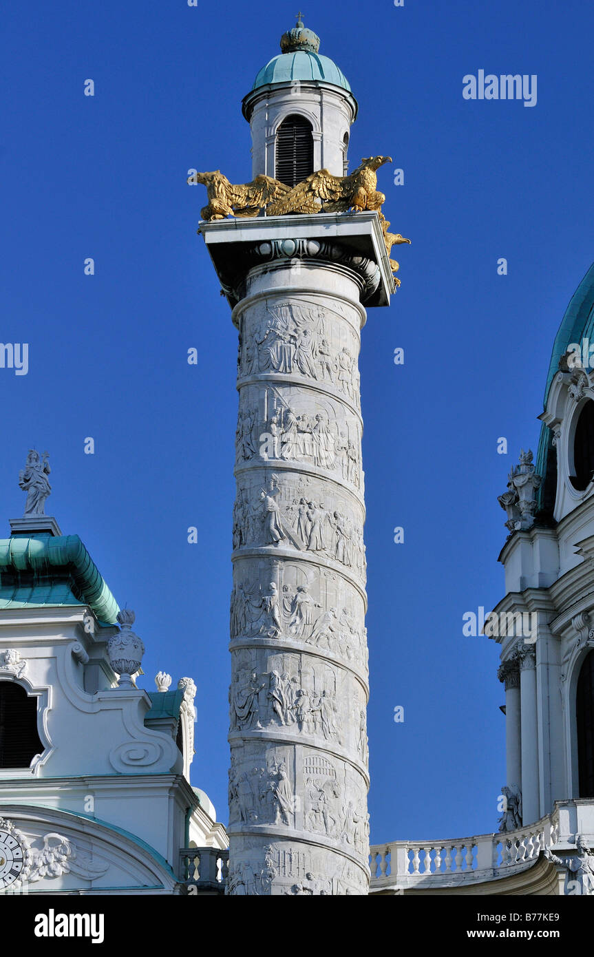 Spalte mit biblischen Szenen geschnitzt St. Charles Kirche, Karlskirche, Wien, Austria, Europe Stockfoto
