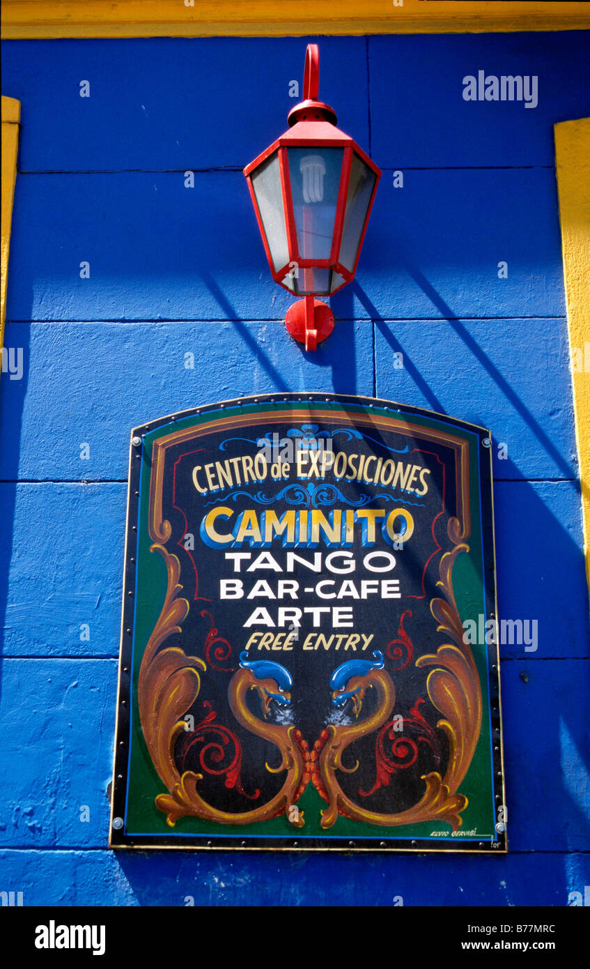 Tango-Bar zu unterzeichnen, in der touristischen Gasse Caminito in der Dockland Gebiet La Boca, Buenos Aires, Argentinien, Südamerika Stockfoto