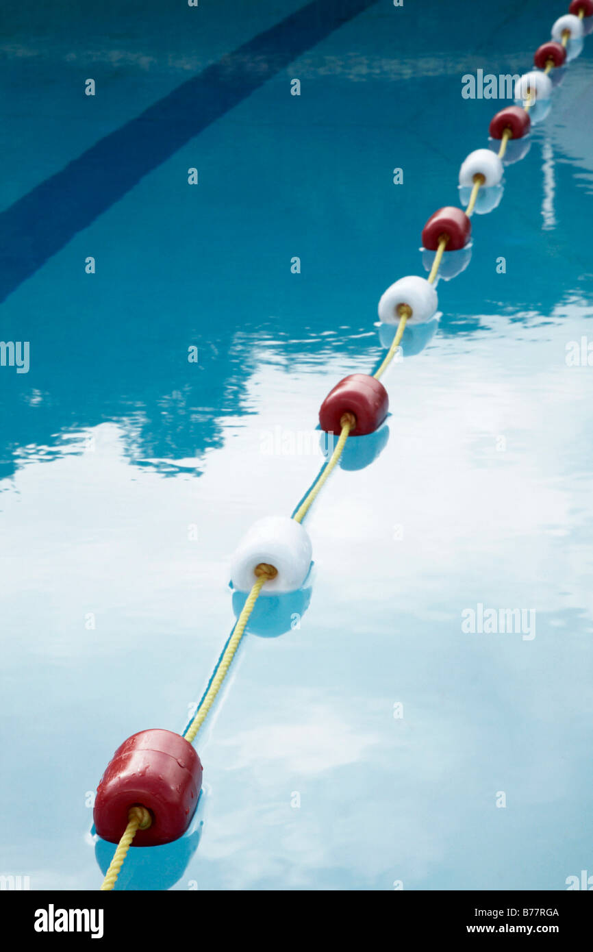 Fahrspurmarkierungen in einem Schwimmbad Stockfoto