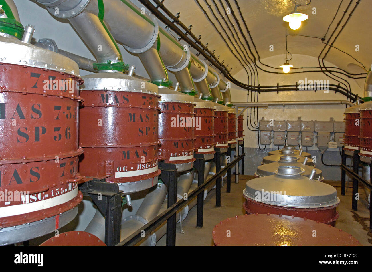 Pumpen in Beton Bunker der Maginot-Linie in Frankreich, Europa Stockfoto