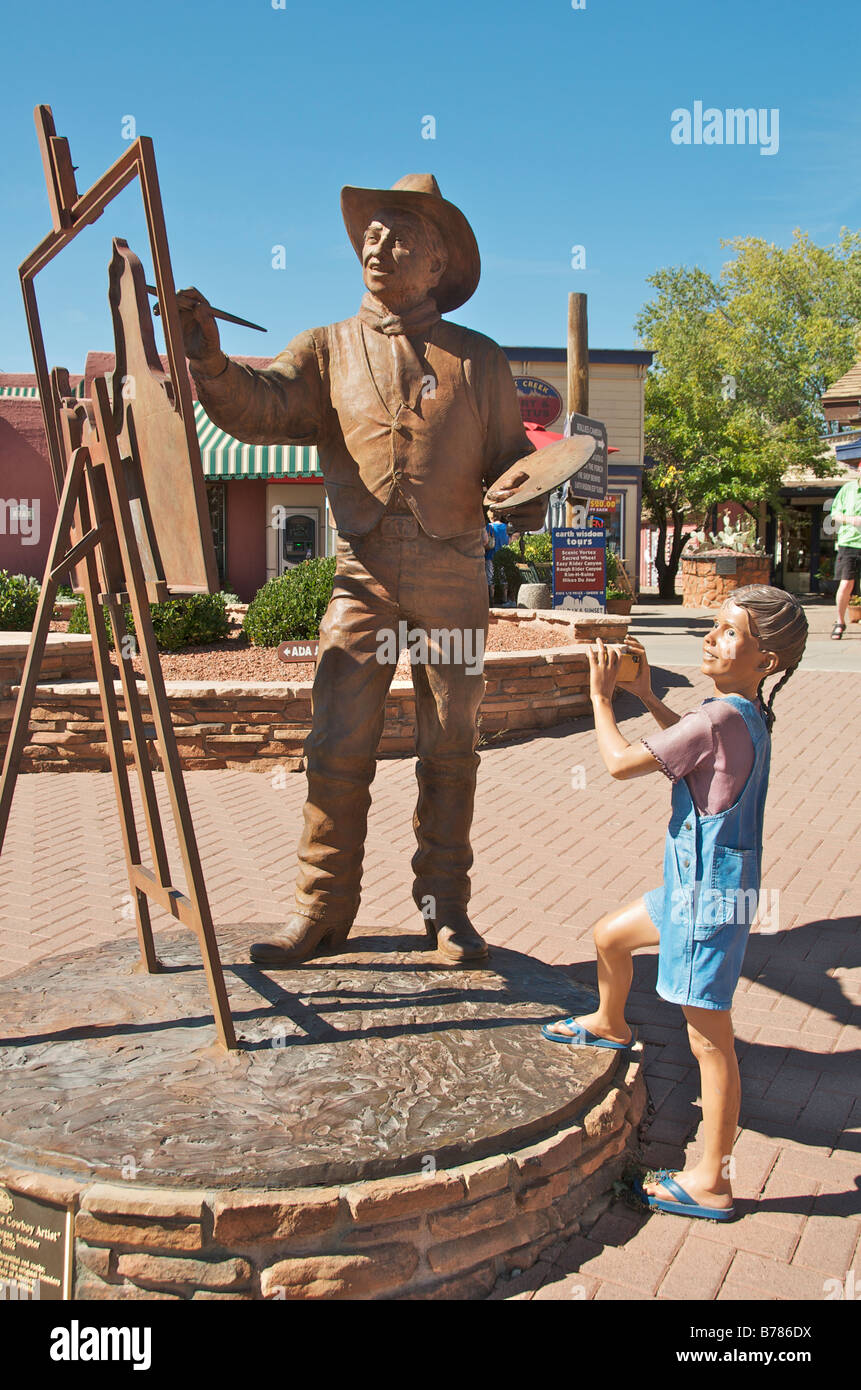 Statuen des Künstlers und kleines Mädchen in der Fußgängerzone Sedona Arizona USA Stockfoto