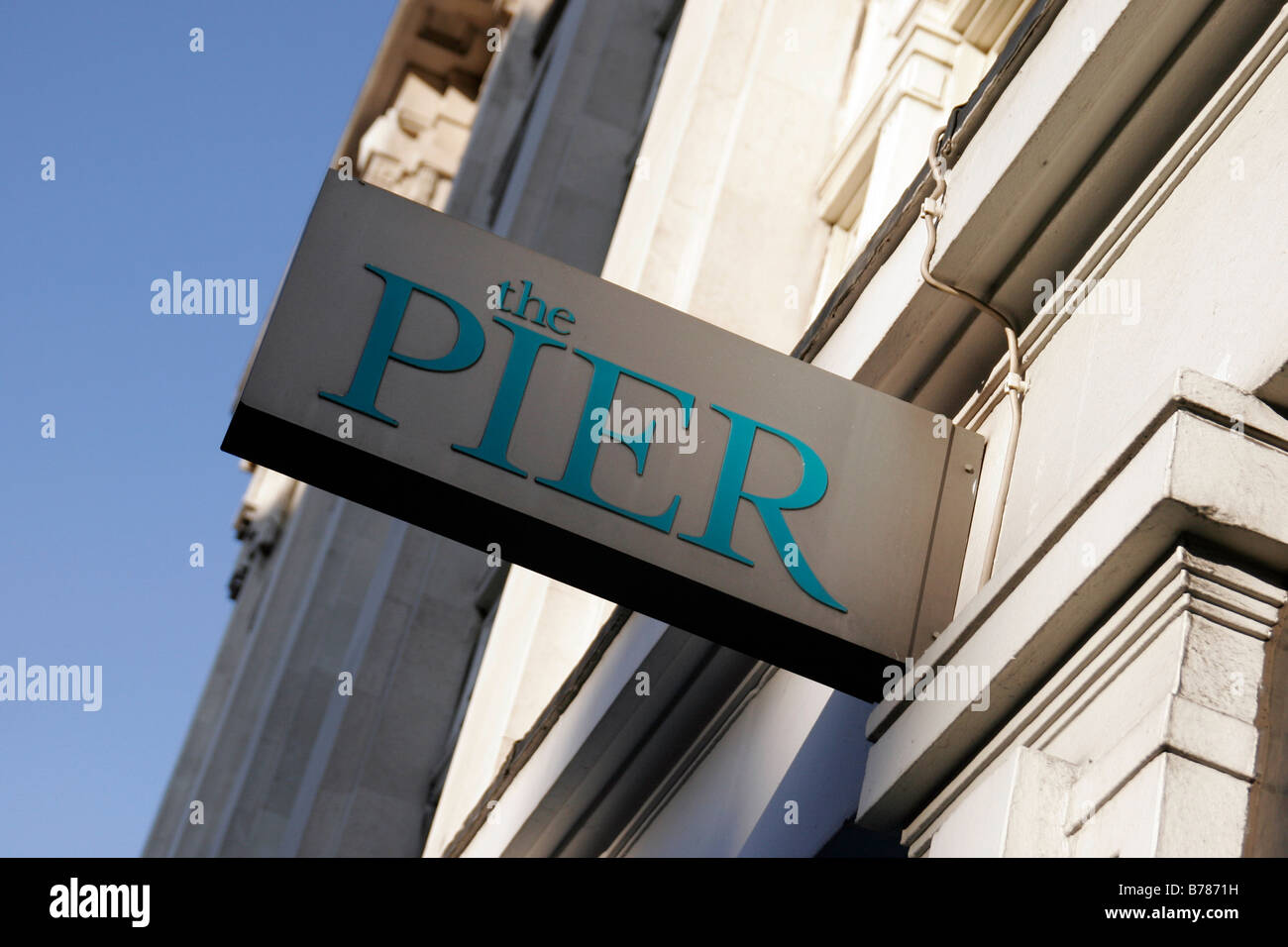 Die Pier Ladenschild auf Tottenham Court Road, jetzt nach gehen in die Verwaltung im Dezember 2008 geschlossen Stockfoto