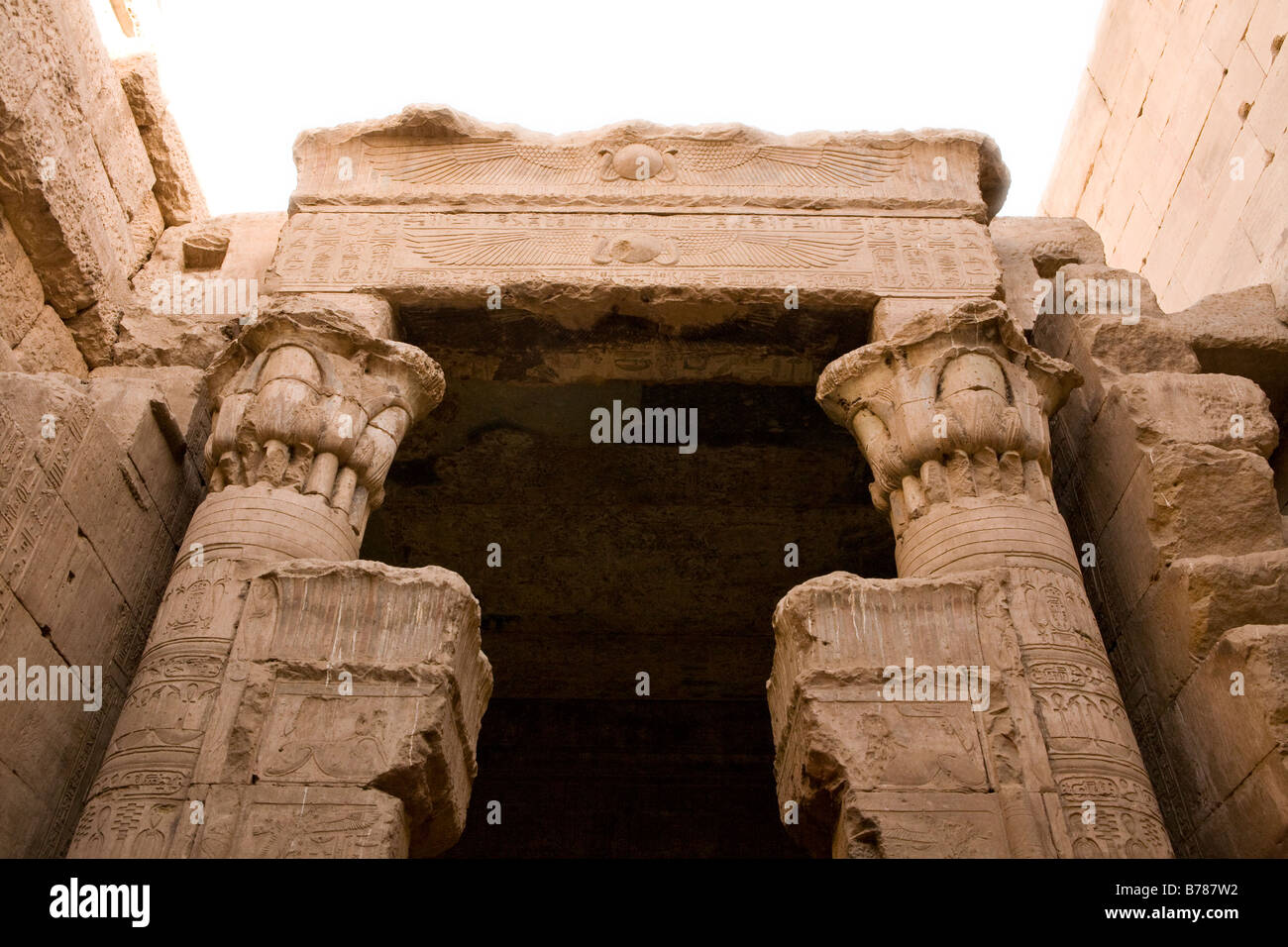 Entanceway im ägyptischen Tempel von Edfu Stockfoto