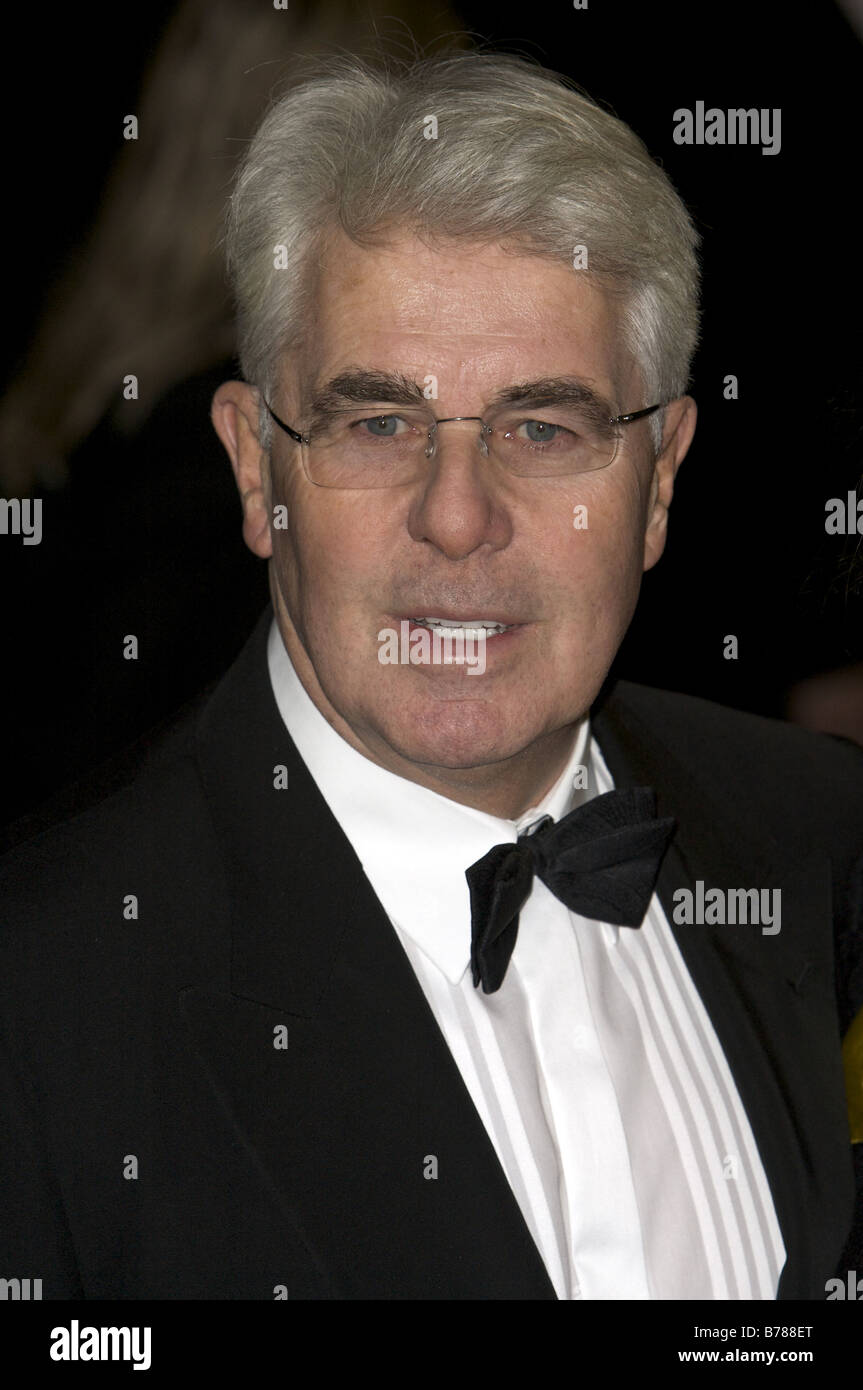 Bild zeigt Max Clifford Teilnahme an The Royal Variety Performance London Palladium Argyll Street London, 11. Dezember 2008 Stockfoto