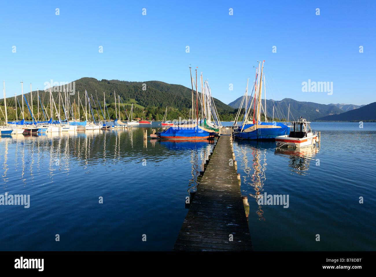 Bin Marina in Gmund, Tegernsee, Oberbayern, Bayern, Deutschland, Europa Stockfoto