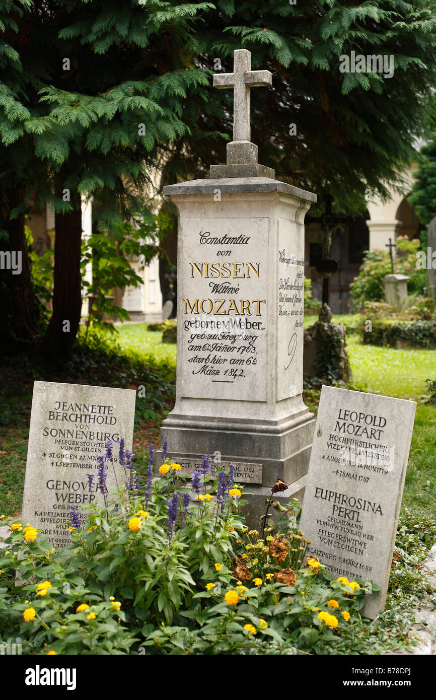 Grabstein von Leopold und Constance Mozart in St. Sebastian Friedhof, Salzburg, Österreich, Europa Stockfoto