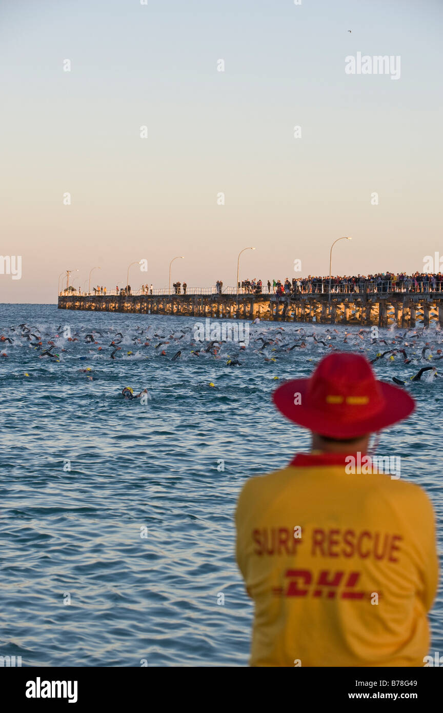 Der Schwimmstart des Ironman Western Australia Stockfoto