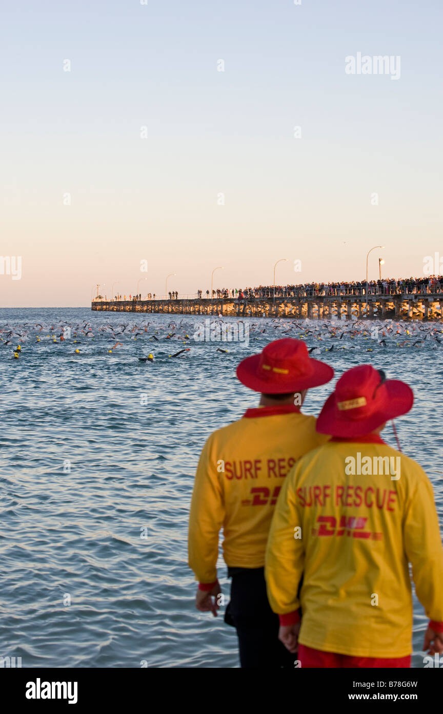 Der Schwimmstart des Ironman Western Australia Stockfoto