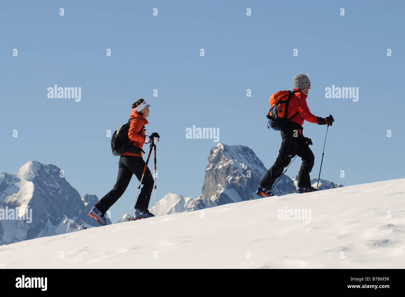 Ski-Bergsteiger, Rueblihorn, Gummfluh, Saanenland, Gstaad, Zweisimmen, West-Alpen, Berner Oberland, Schweiz, Eur Stockfoto