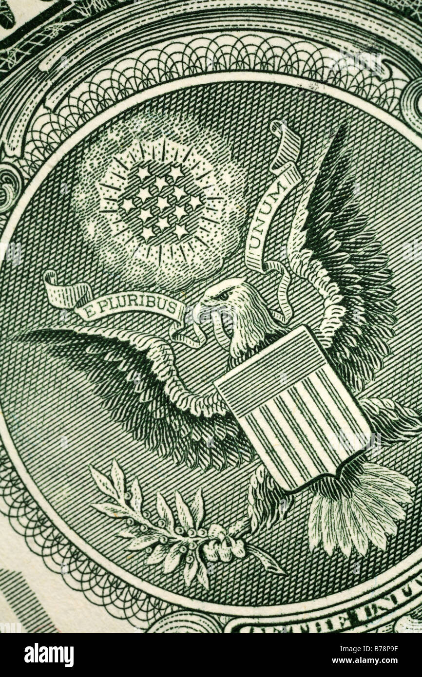 Makro der Gravur des großen Siegels der Vereinigten Staaten, die auf amerikanischen Banknoten mit der Aufschrift E Pluribus Unum Stockfoto