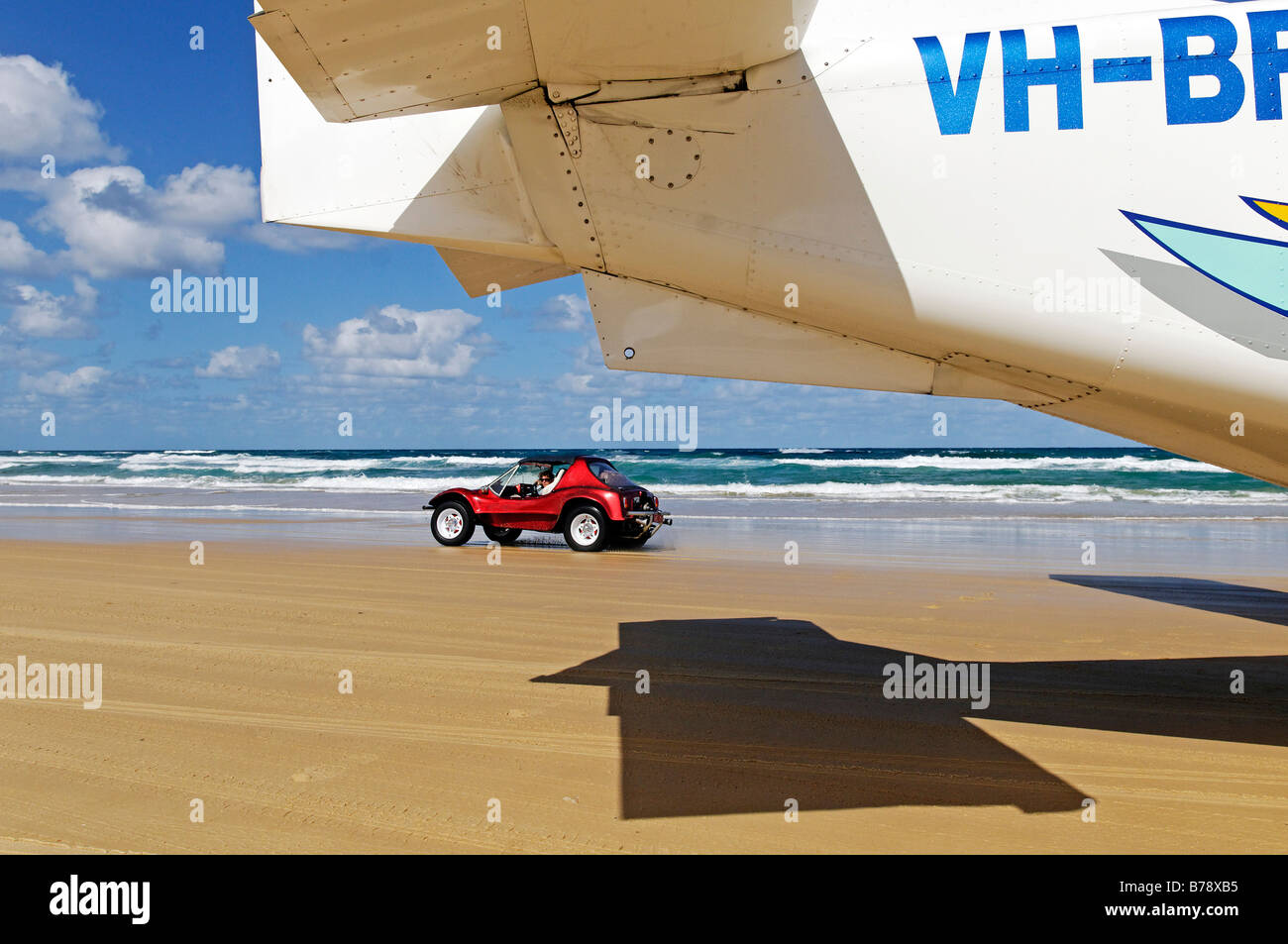 Flugzeug auf der 75-Mile Beach, Fraser Island, Queensland, Australien Stockfoto