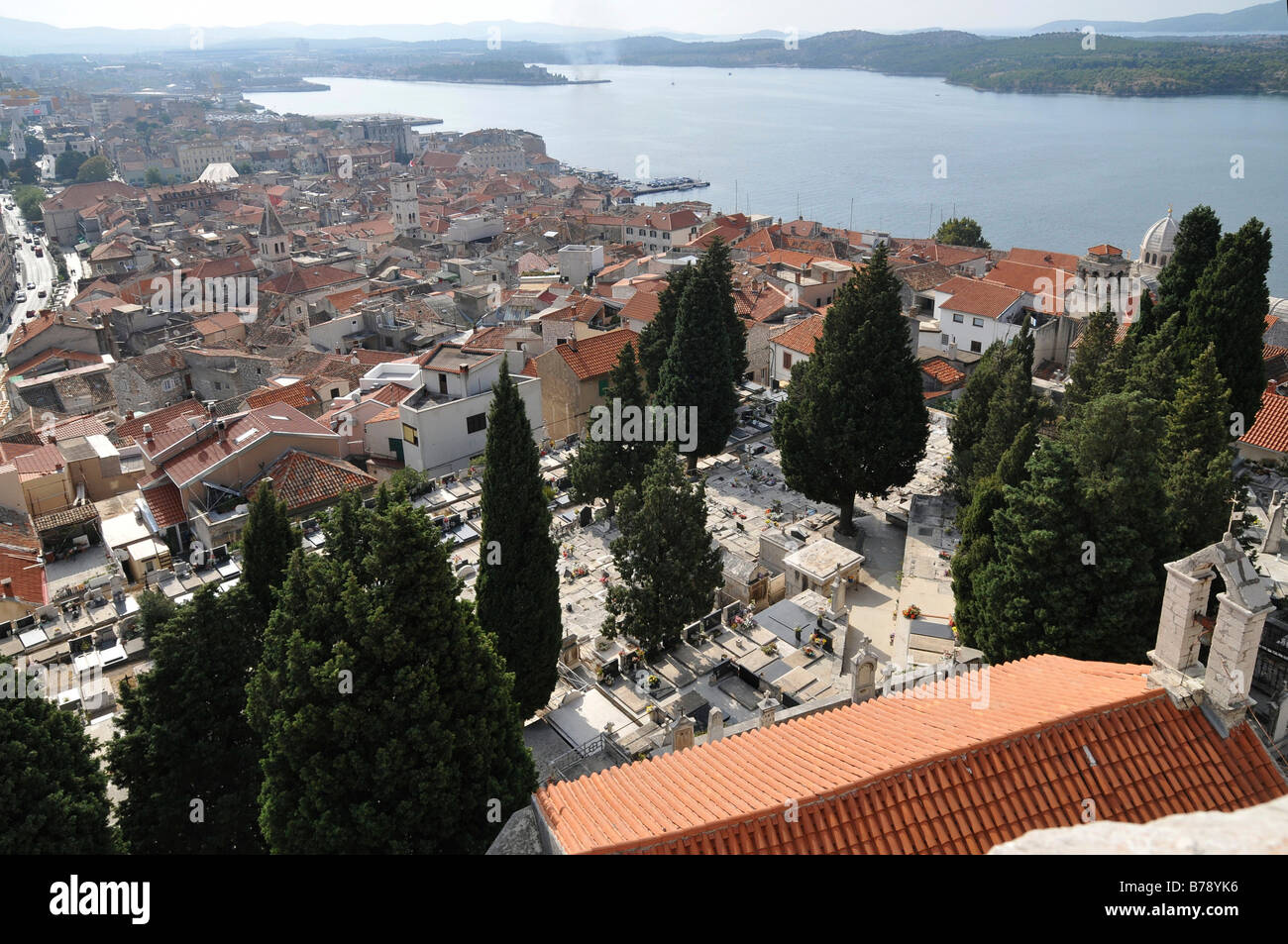 Blick über die Stadt von Sveti Mihovil Festung, Sibenik, Kroatien, Europa Stockfoto