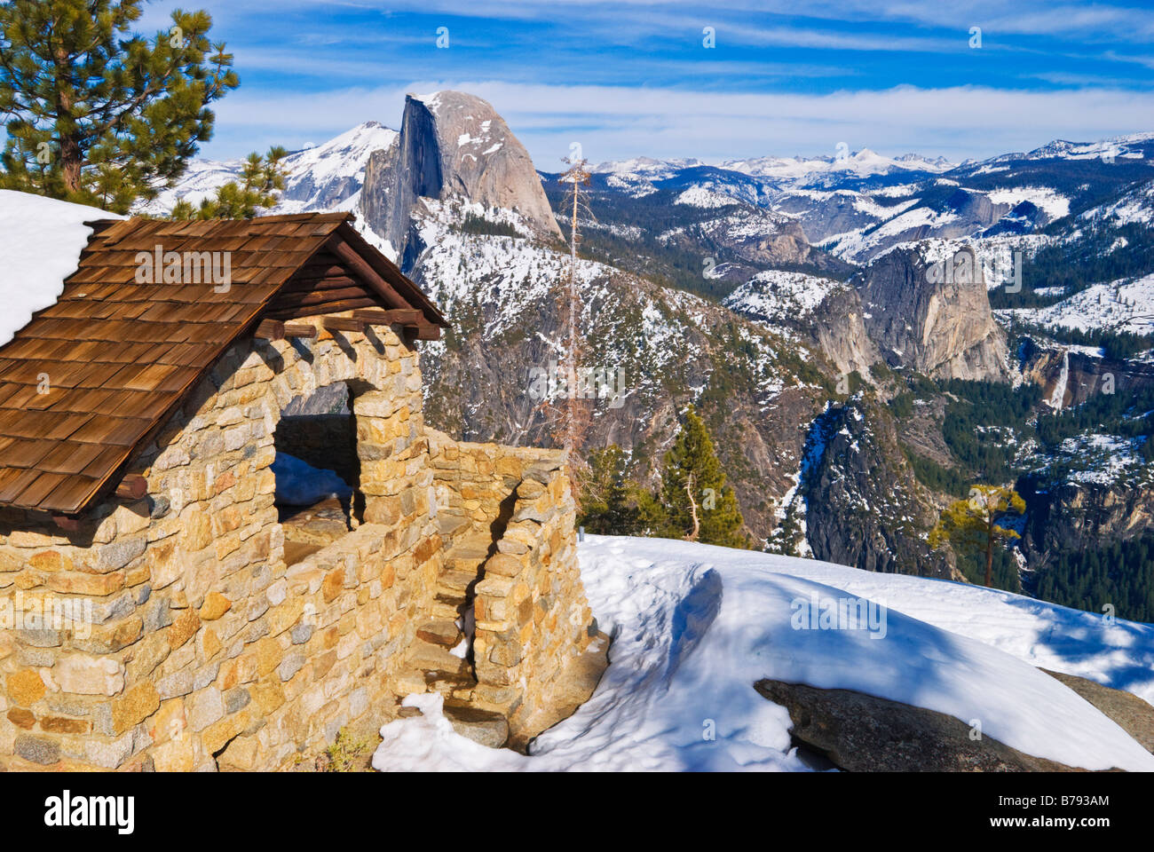 Der Glacier Point Hütte und Half Dome, Yosemite Nationalpark, Kalifornien Stockfoto