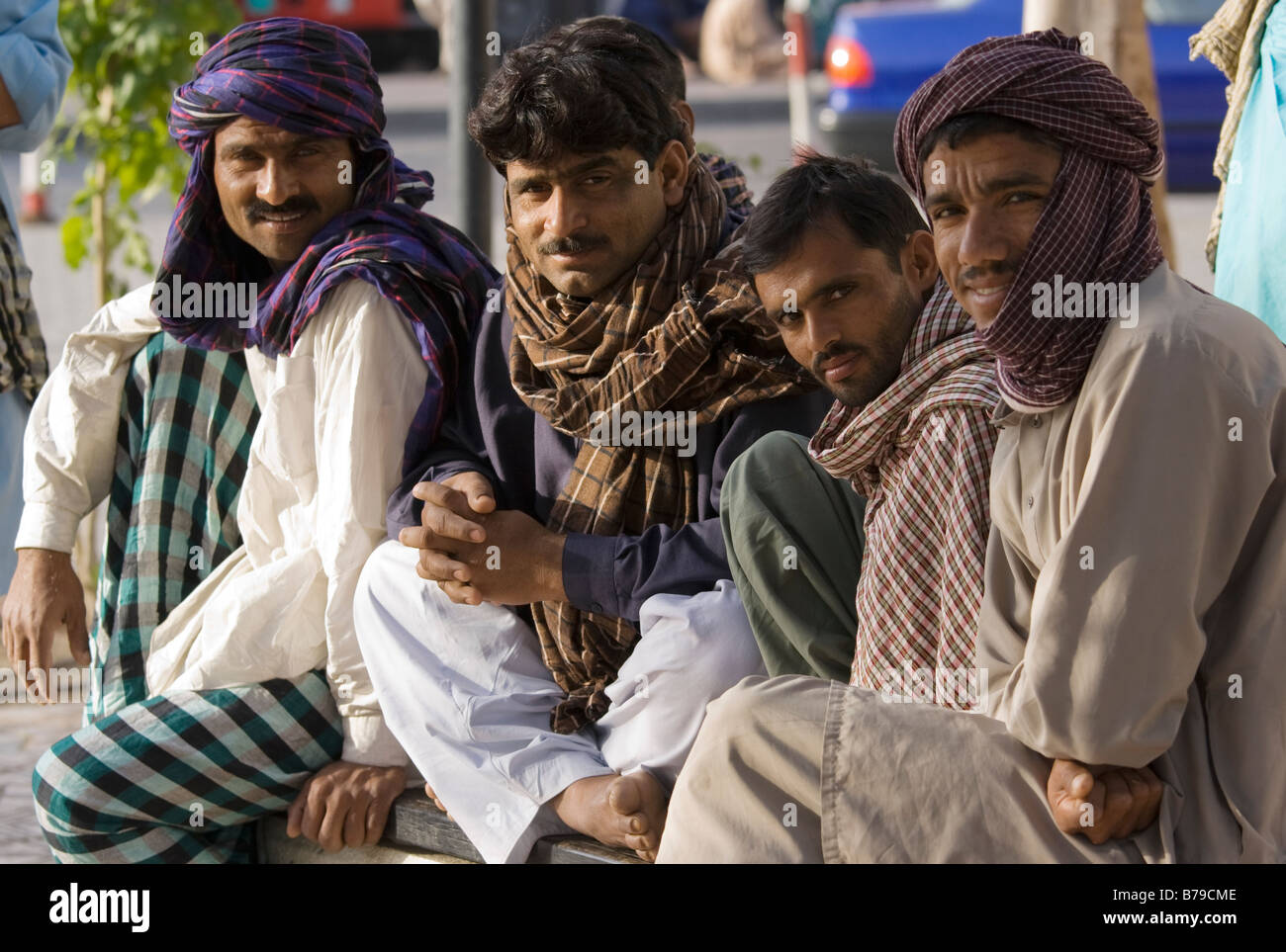 Gruppe von Hafenarbeitern, Dubai Creek Stockfoto