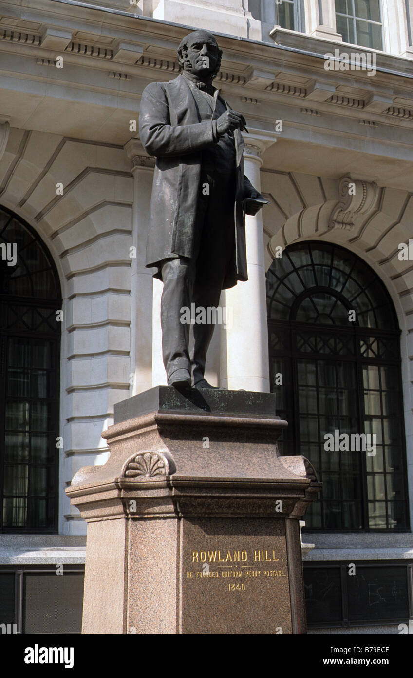 Statue von Sir Rowland Hill außerhalb ehemaliger General Post Office, König Edward St. London EC1. Stockfoto