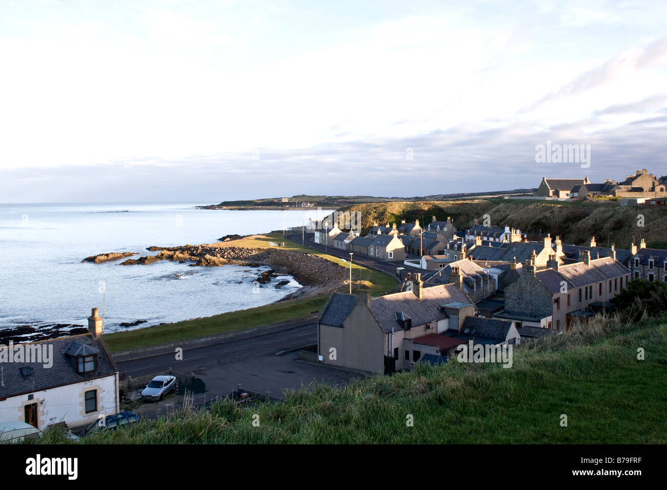 Erhöhten Blick auf das Dorf Portessie von Moray Firth in Schottland Stockfoto