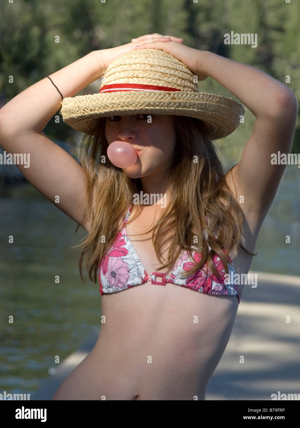 13 Jährige Mädchen Bikini Stockfotos und -bilder Kaufen - Alamy
