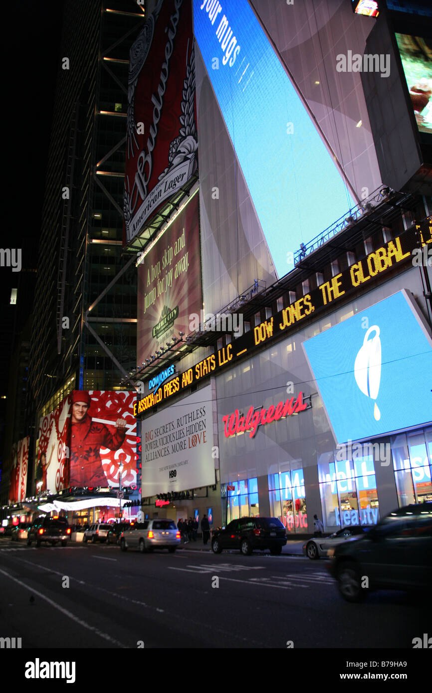 New York Times Square bei Nacht Stockfoto
