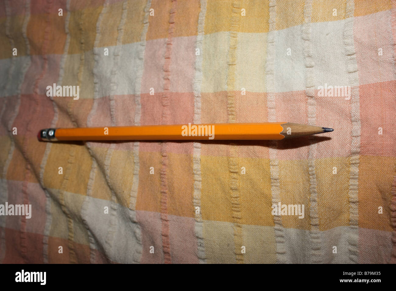 Ein Bleistift im Bett liegend Stockfoto