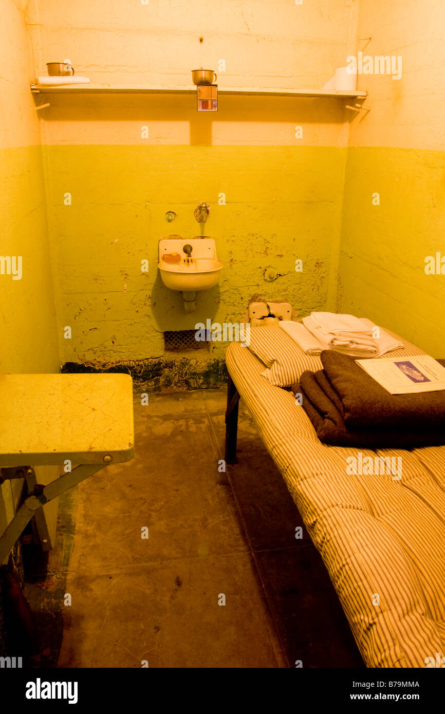 Innere einer Zelle auf Alcatraz Gefängnis San Francisco USA Stockfoto