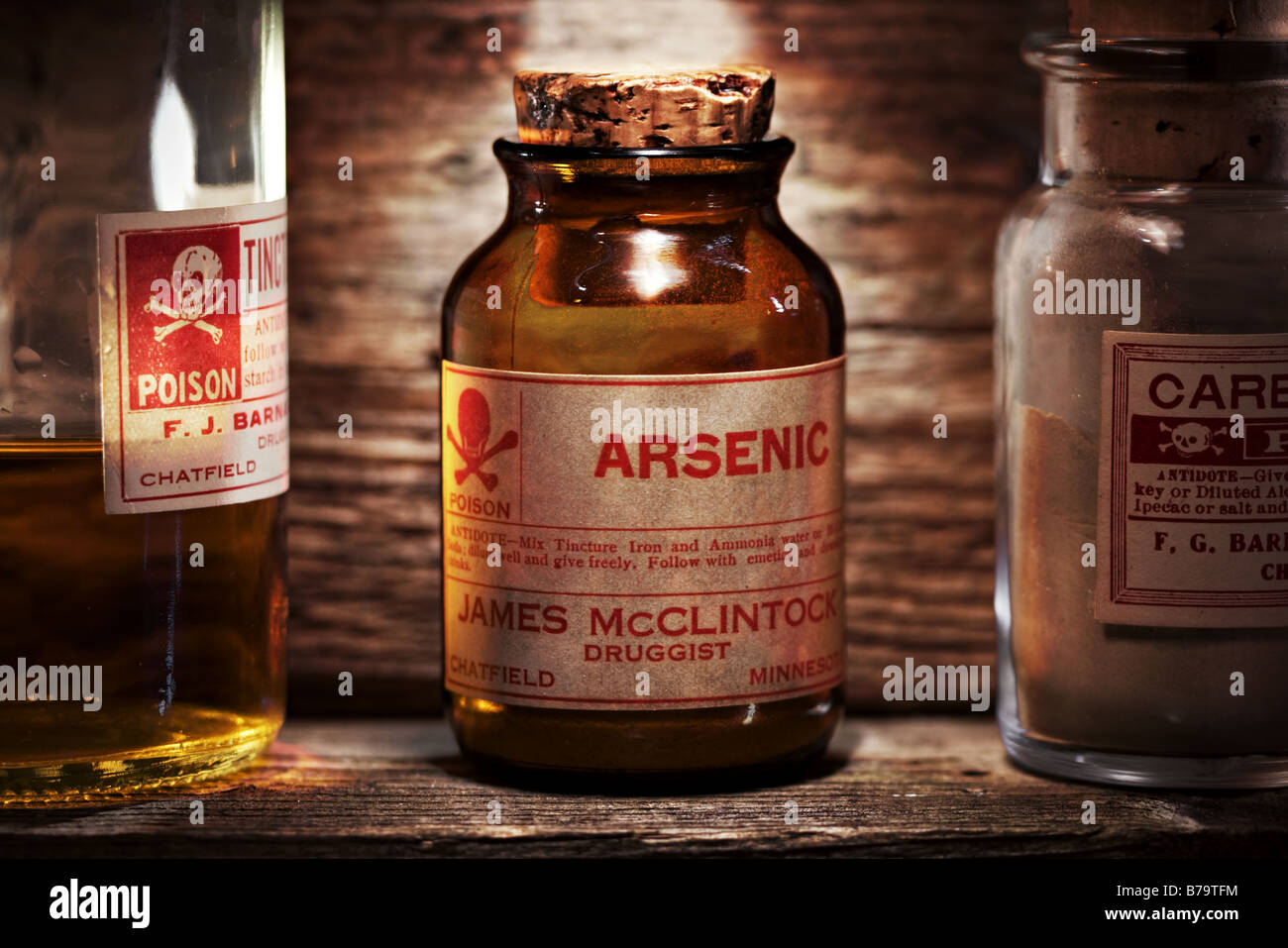 Vintage Arsen vergiften Flasche antik Regal Stockfoto