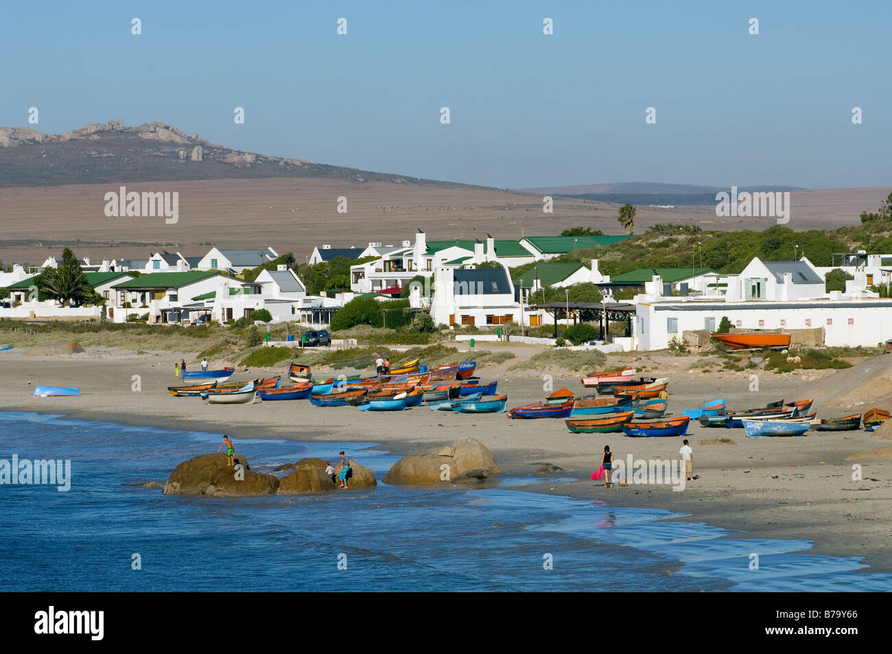 Bakkie Angelboote/Fischerboote am Strand von Paternoster ein Fischerdorf an der Westküste Südafrikas Stockfoto