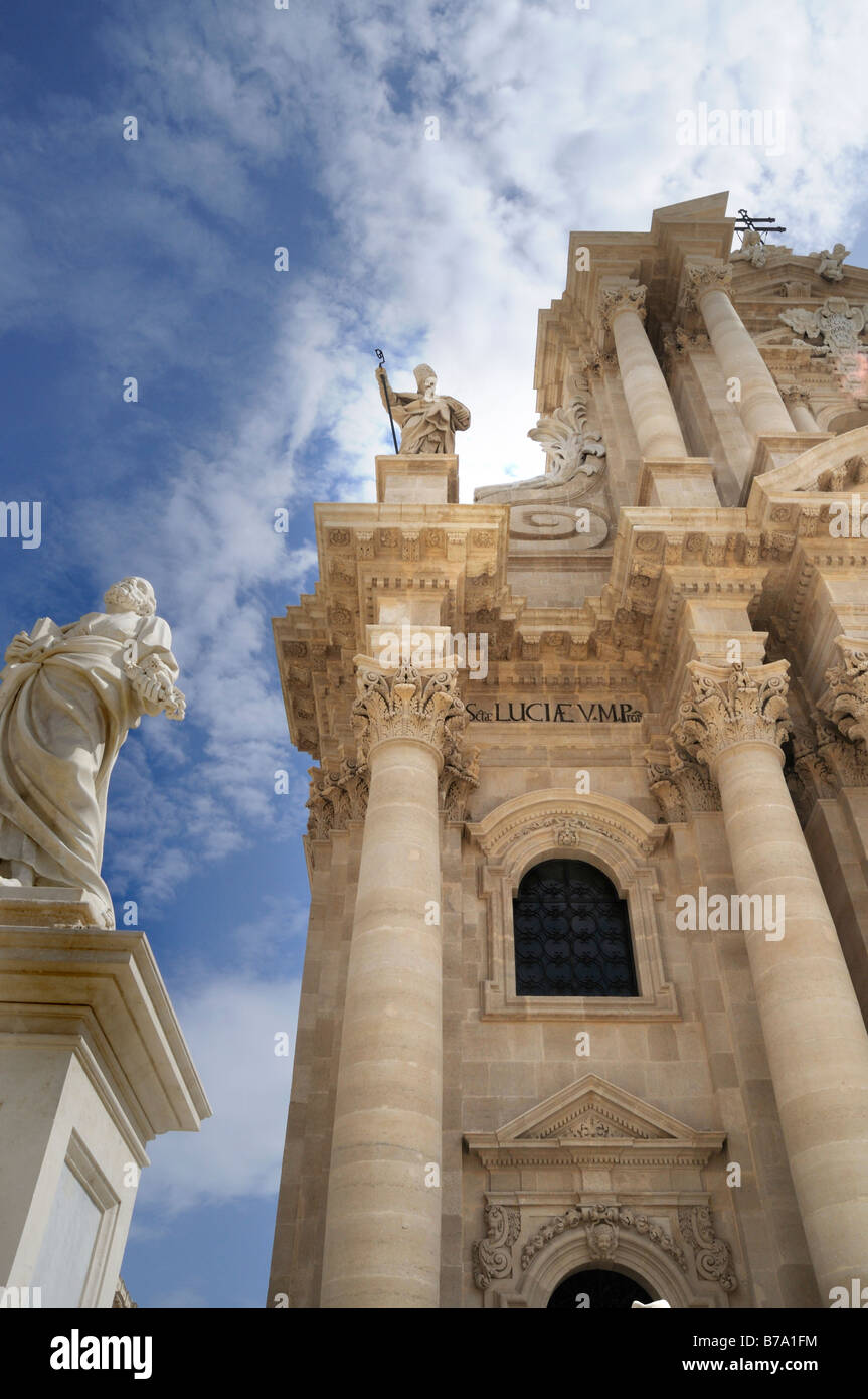 Der Dom oder die Kathedrale von Siracusa oder Syrakus auf Sizilien