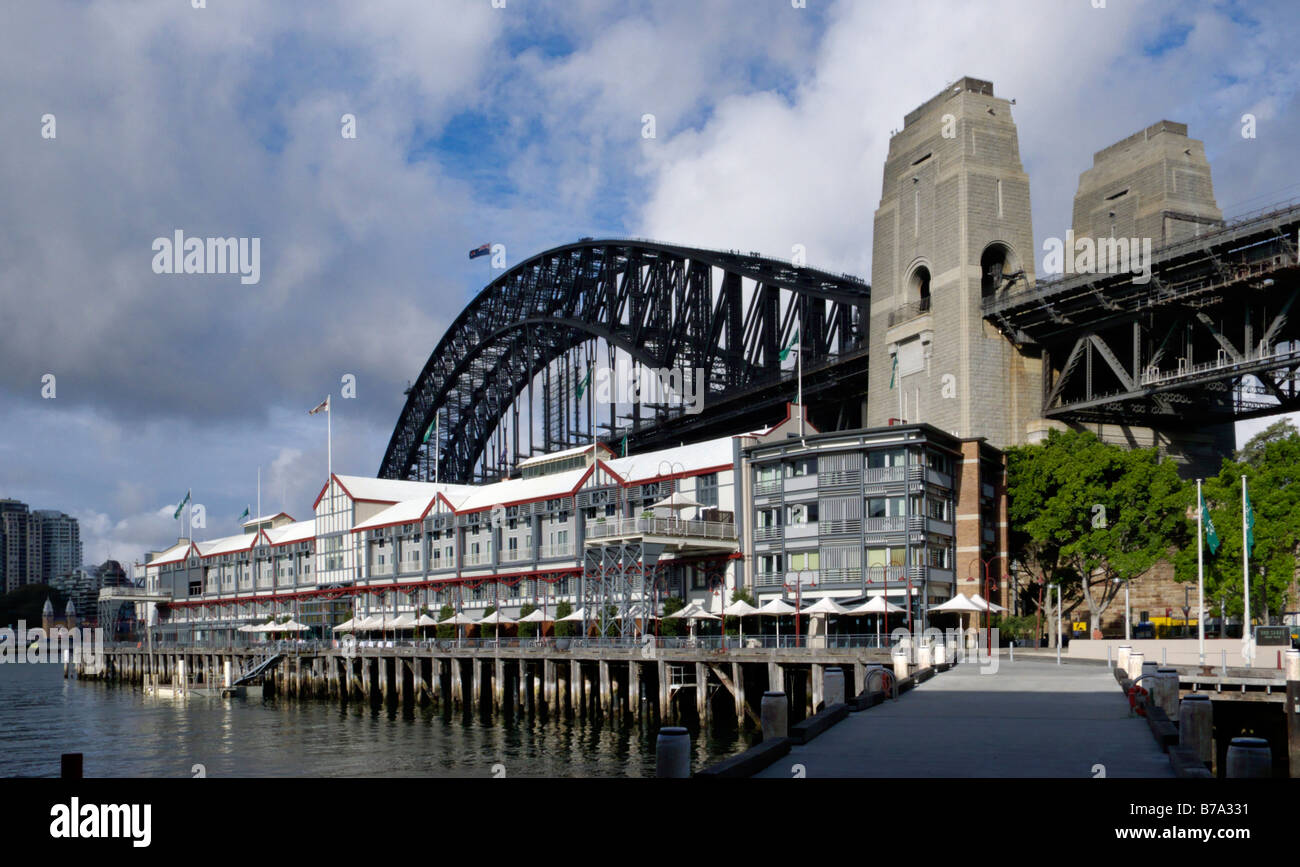 Sebel Pier One Hotel und die Harbour Bridge, walsh Bay, Sydney, Australien Stockfoto