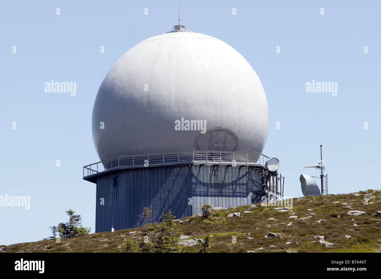 NATO-Turm, Radarstation der deutschen Luftwaffe für Luftraumüberwachung auf Mount Grosser Arber in der Nähe von Bayerisch Eisenstein in der Ba Stockfoto
