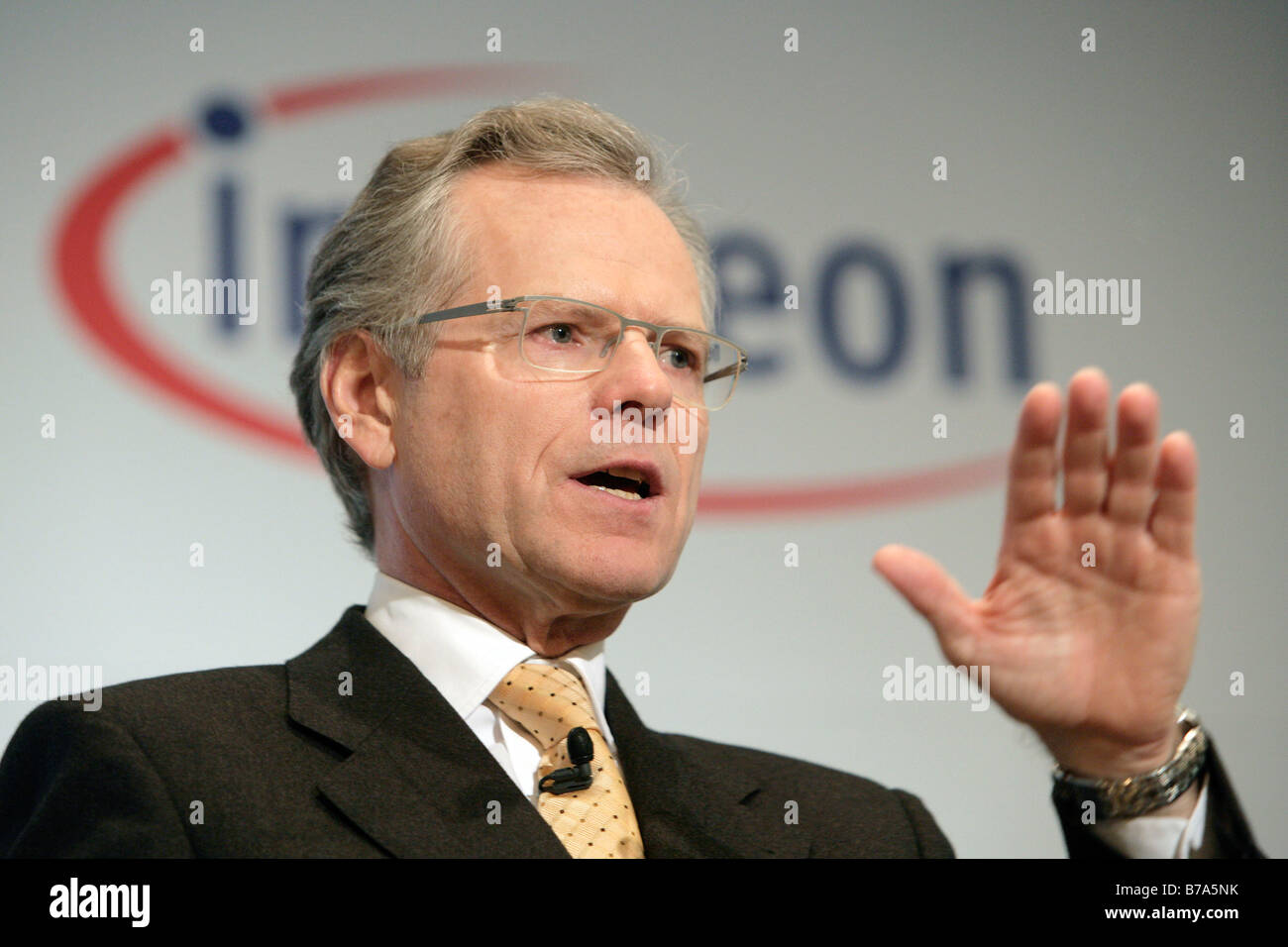 Wolfgang Ziebart, Vorstandsvorsitzender der Infineon Technologies AG auf der 2005 Pressebriefing am Jahresergebnis am 18.11.2005 in München, Ba Stockfoto