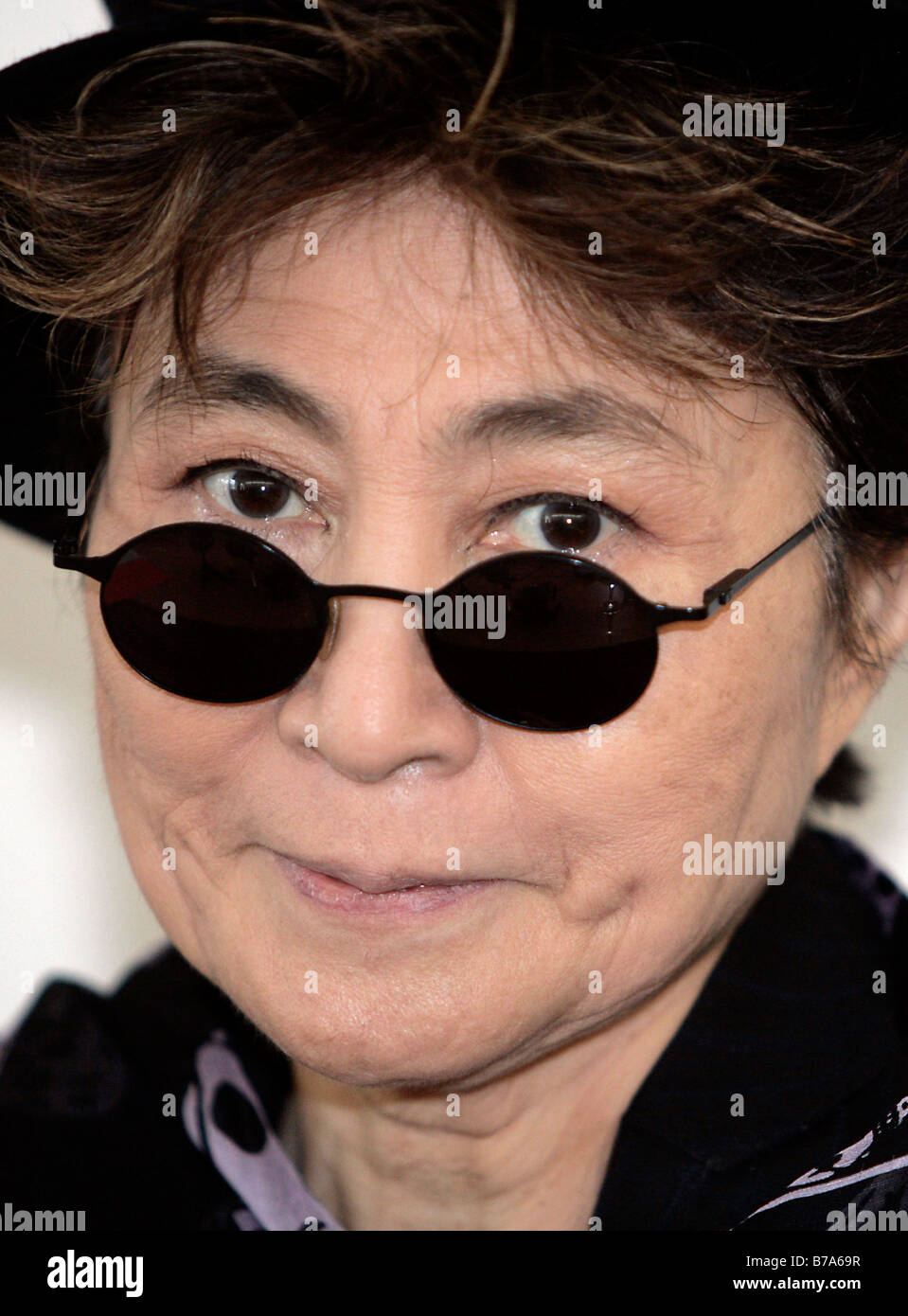 Yoko Ono, Japanische Knstler Und Witwe Von John Lennon, Die Beatles