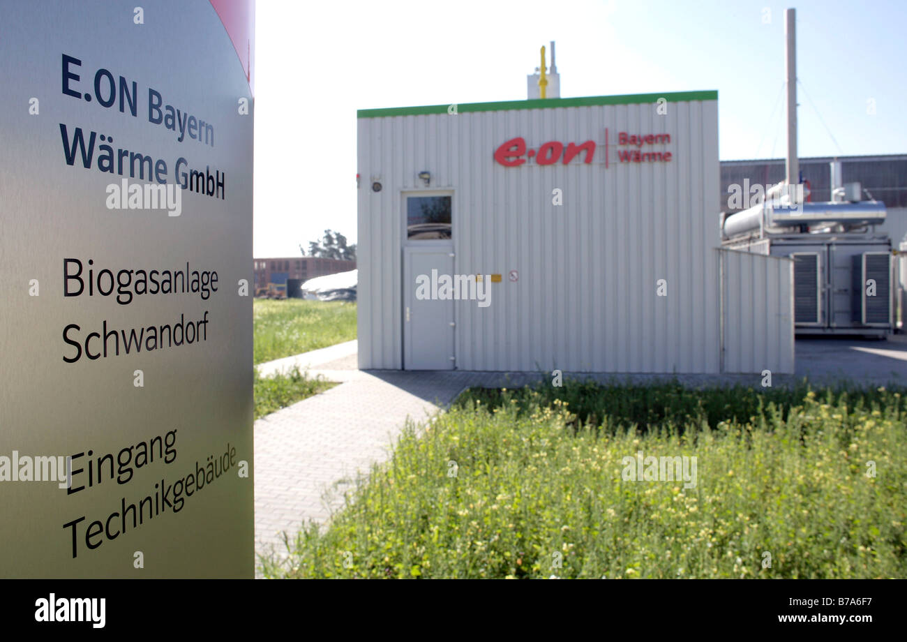 Technische Gebäude mit dem Logo der e.on Bayern Waerme GmbH bei einer Biogas-Anlage der Schmack Biogas AG in Schwandorf, Bayern Stockfoto