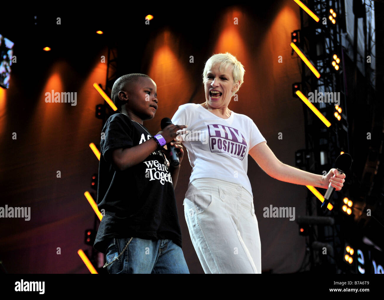 Annie Lennox führt auf der Bühne eine Fundraising-Veranstaltung in London Stockfoto