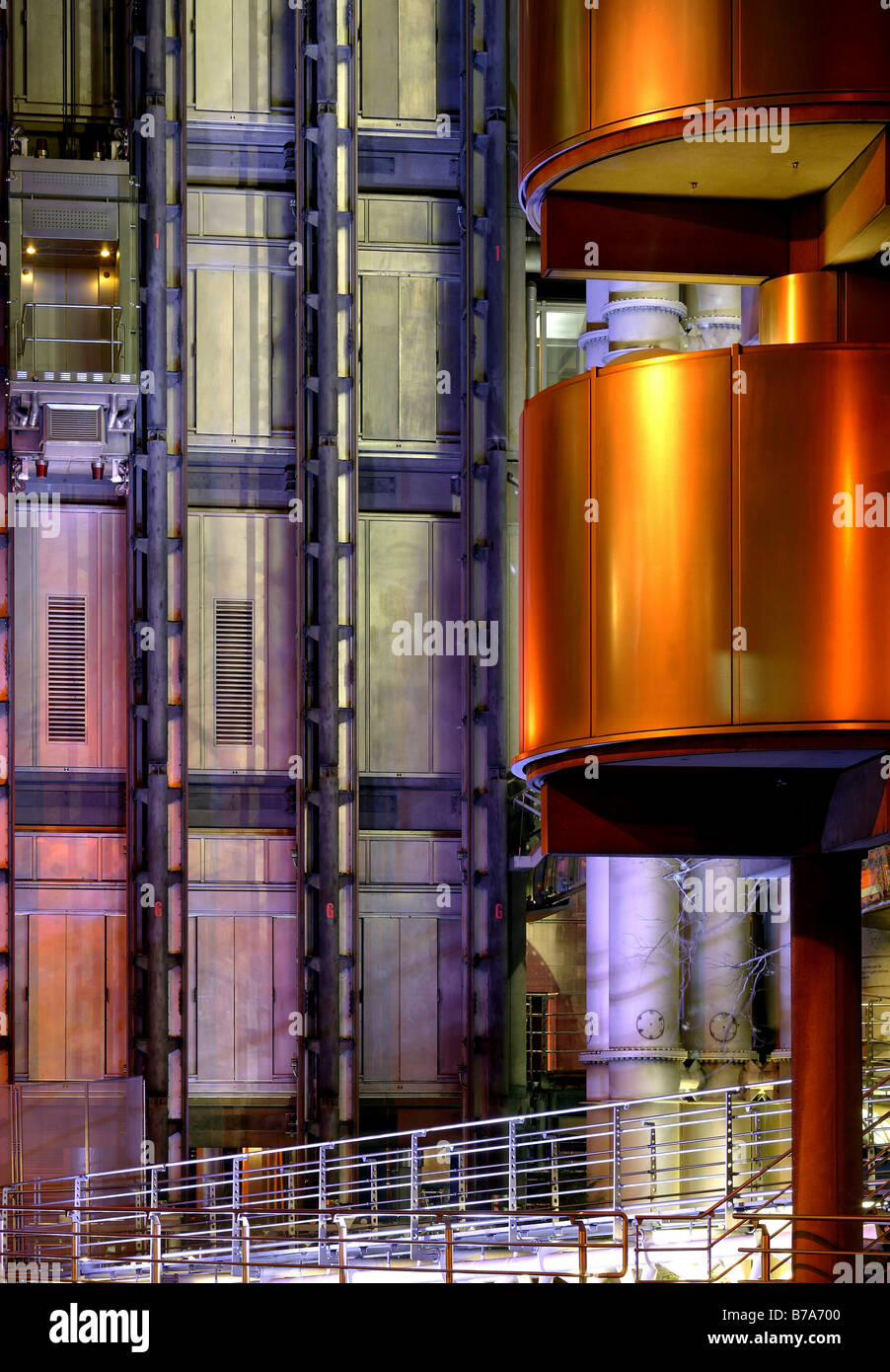 Lloyds-Gebäude von dem Architekten Richard Rogers bei Nacht, London, England, Großbritannien, Europa Stockfoto